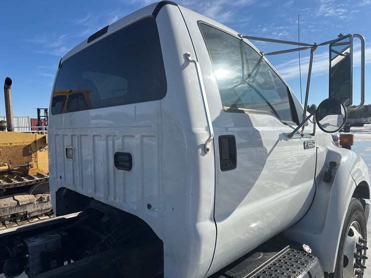 2012-ford-f650-image-13