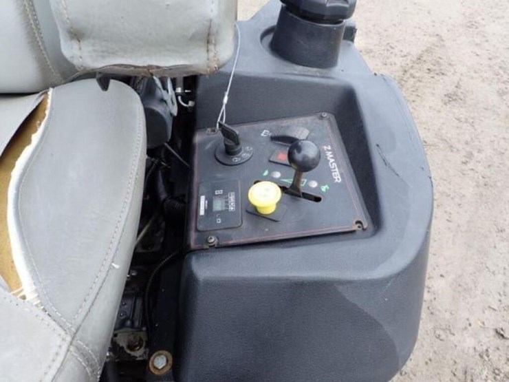 2015-toro-z-master-zero-turn-mower-74267315000334-image-14