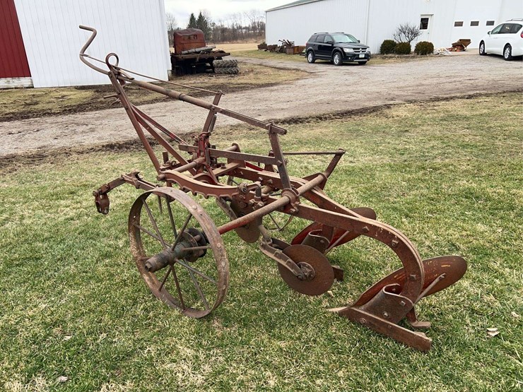 oliver-no.-100-plow-image-2