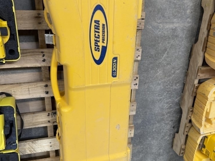 spectra-precision-ll300n-laser-level-image-12