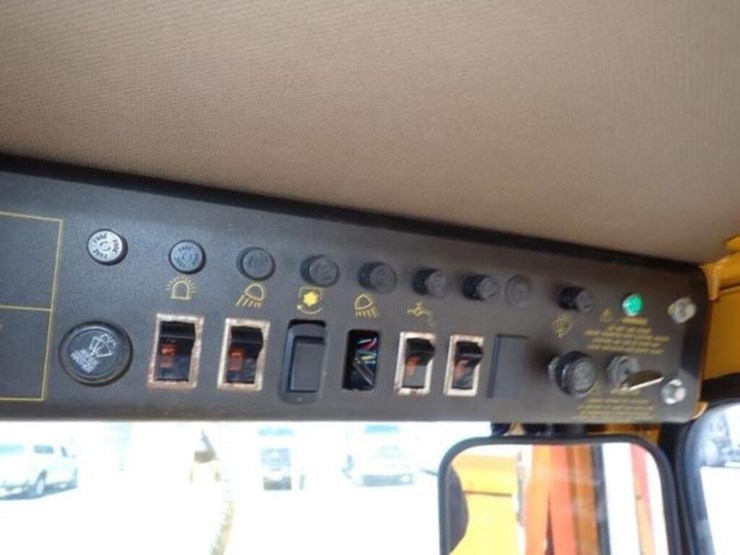 2002-trackless-mt5t-image-18