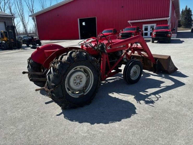 massey-ferguson-135-image-4