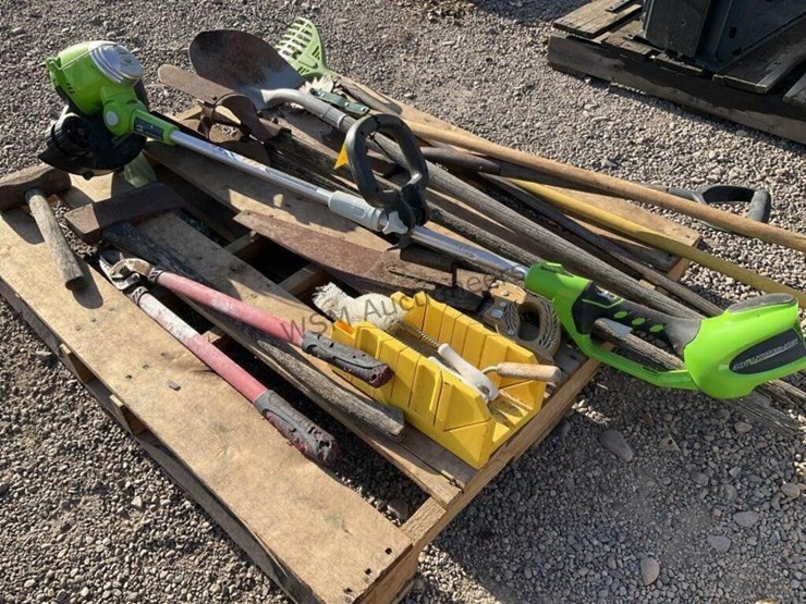 pallet-of-asst-yard-tools-image-2