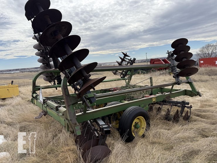 john-deere-230-image-15