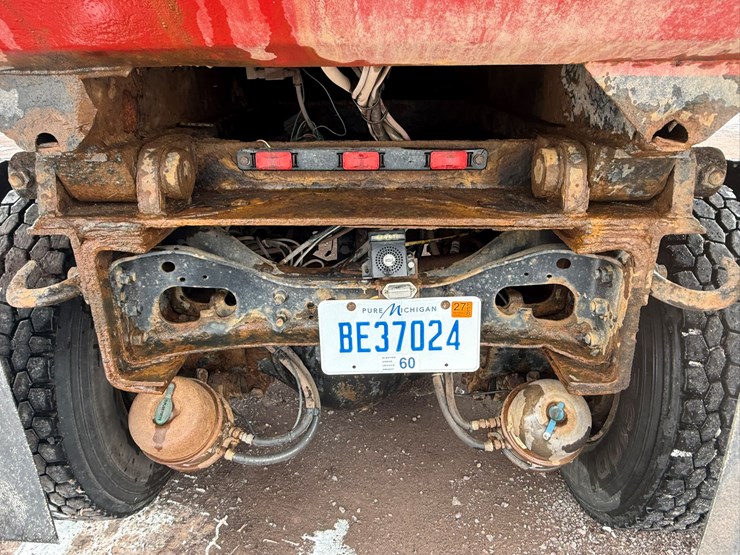 #1052-•-2007-international-7600sfa-tri-axle-dump-truck-image-52