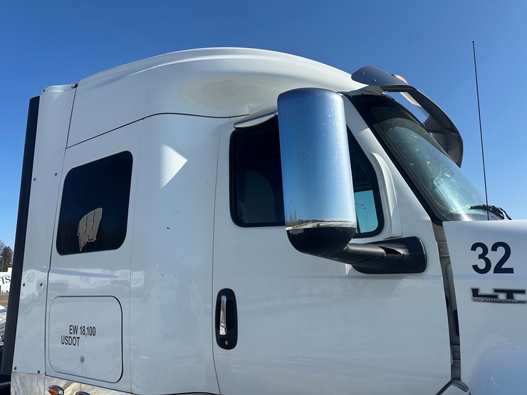 2017-international-lt-image-13