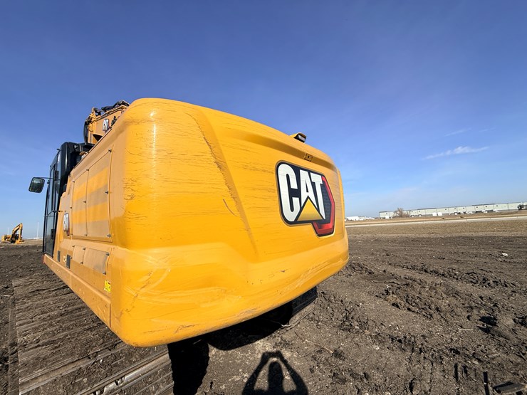 caterpillar-340-image-12
