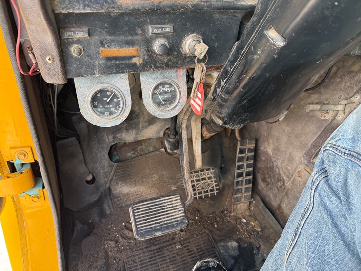 #2018-•-1978-international-f-2275-tandem-axle-water-truck-image-49