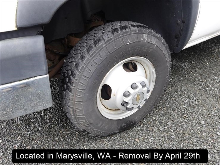 2004-chevrolet-3500-image-12