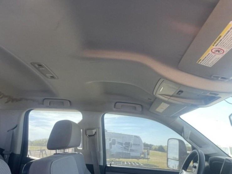 2015-chevrolet-silverado-2500hd-image-18