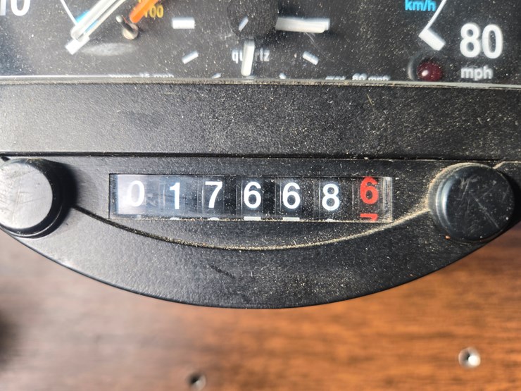 1992-massey-ferguson-8-image-77