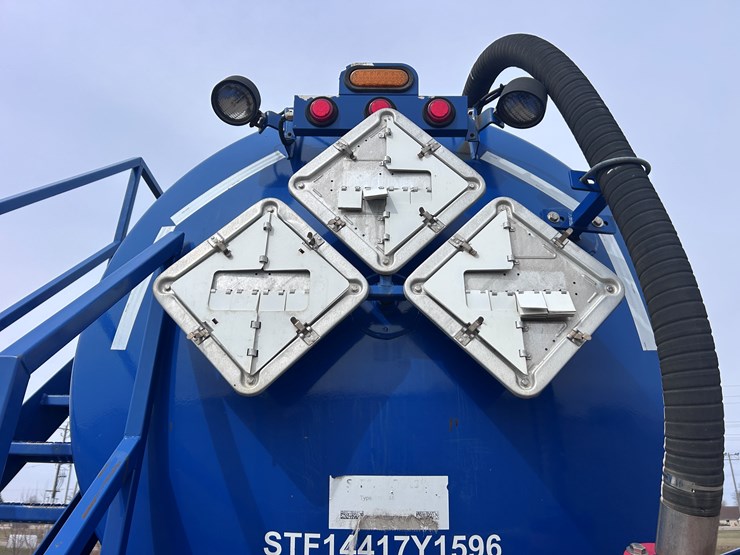 #1003-•-2017-worley-welding-works-tanker-trailer-image-25