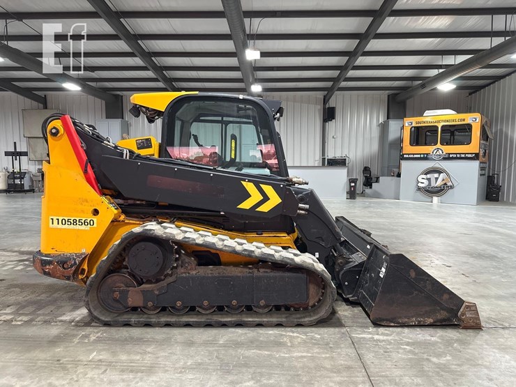 2020-jcb-3ts-8t-image-6