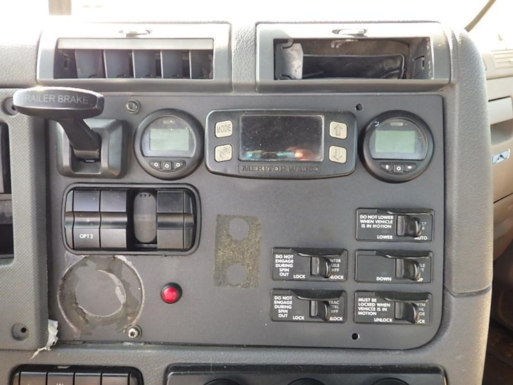 2018-freightliner-cascadia-125-image-44