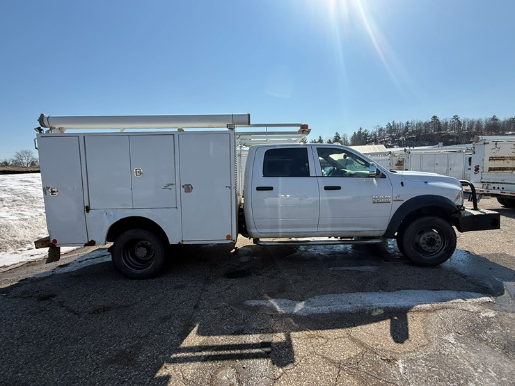 #2049-•-2015-ram-5500-heavy-duty-service-truck-image-6