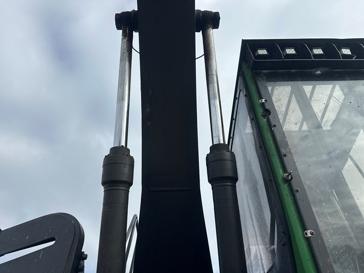 2016-deere-2154d-image-18