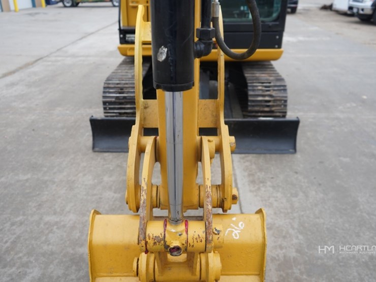 2014-caterpillar-305.5e-image-24