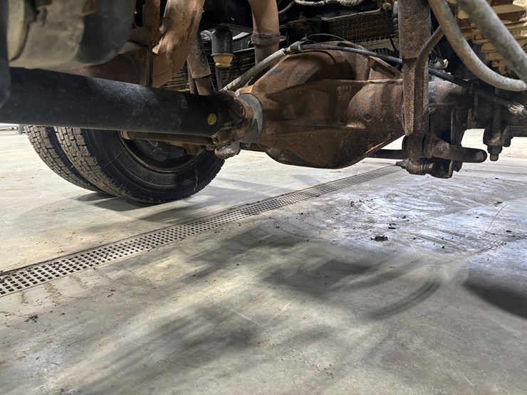 2022-ford-f550-sd-image-82