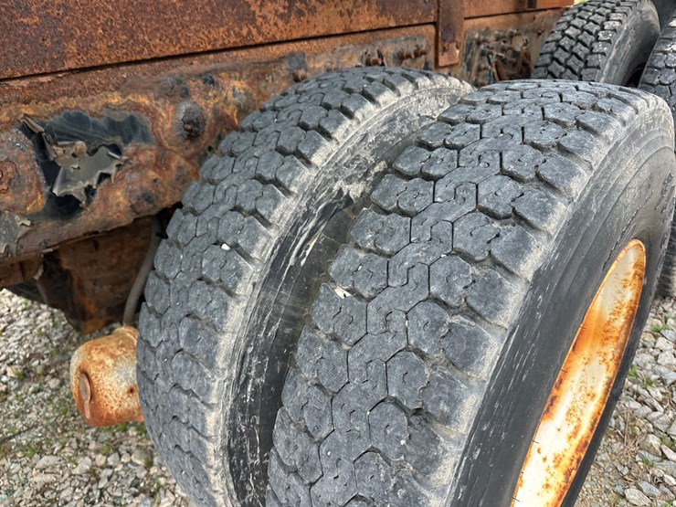 2007-international-7600-image-59