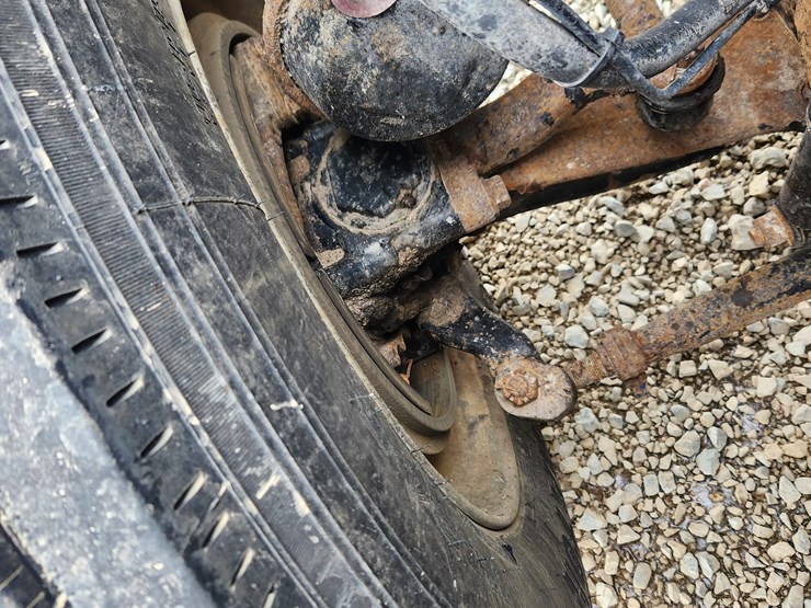 2014-massey-ferguson-8-image-41