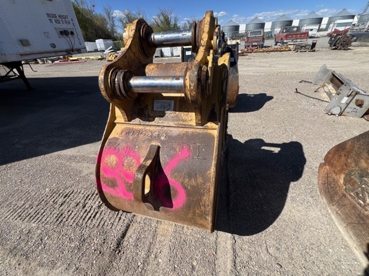 caterpillar-36-image-5