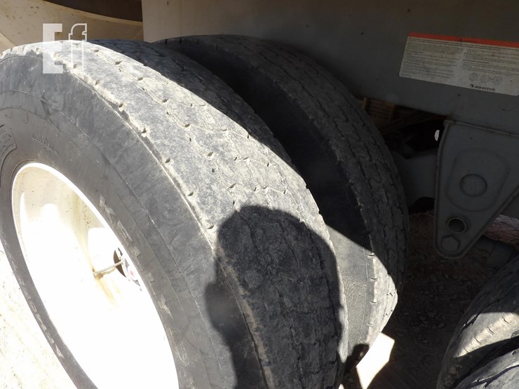 2010-jet-34-ft-image-6