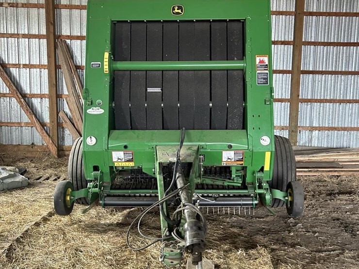 2011-john-deere-568-image-3