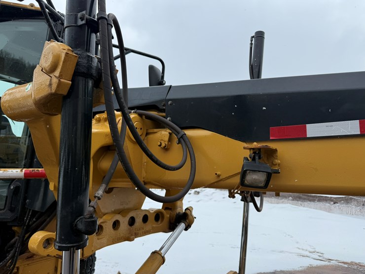 caterpillar-160m-image-90