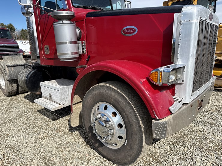 2004-peterbilt-378-image-25
