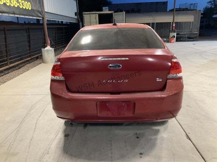 2011-ford-focus-se-sdn-image-6