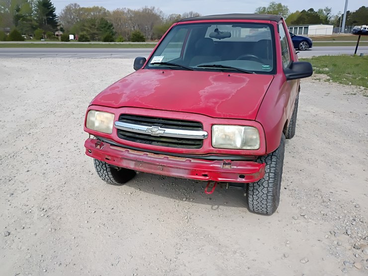 2000-chevrolet-tracker-image-16