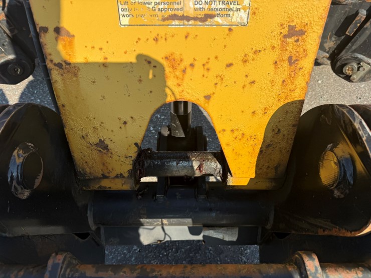 2007-caterpillar-tl1055-image-13