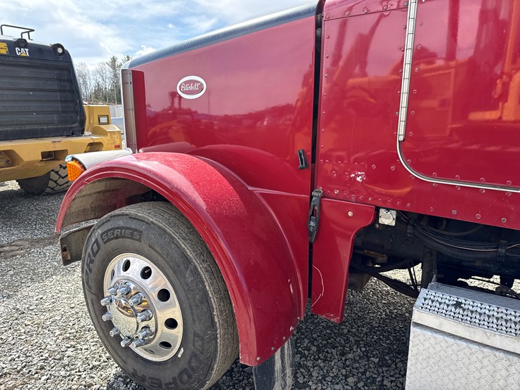 2004-peterbilt-378-image-10