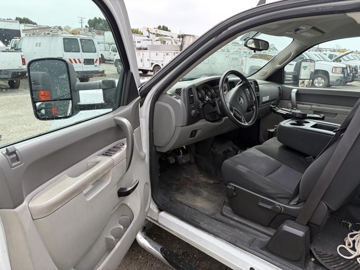 2012-gmc-sierra-2500-image-12