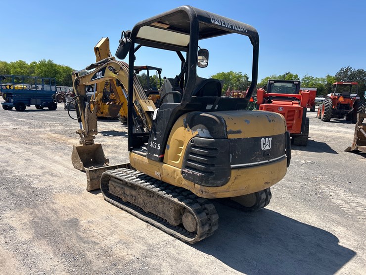 caterpillar-302.5-image-3