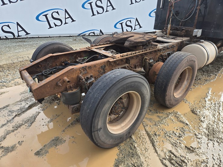 2014-massey-ferguson-8-image-20