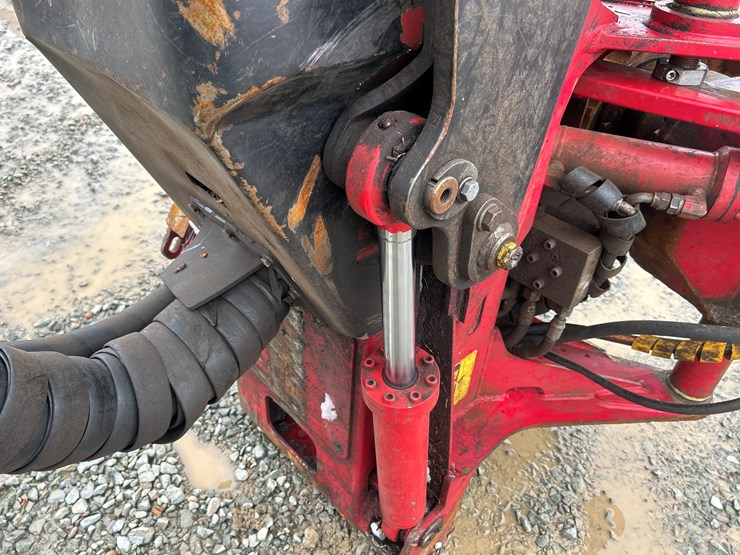 massey-ferguson-8-image-31