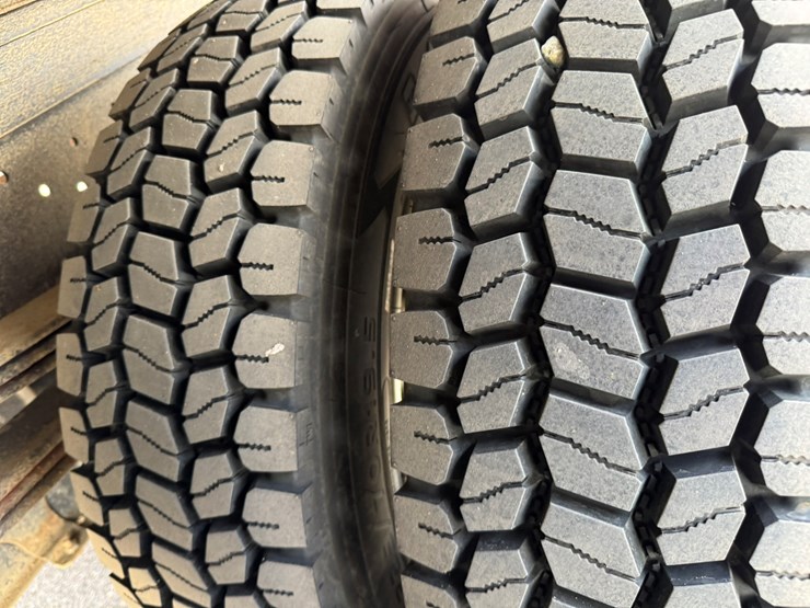 2019-isuzu-nrr-image-57