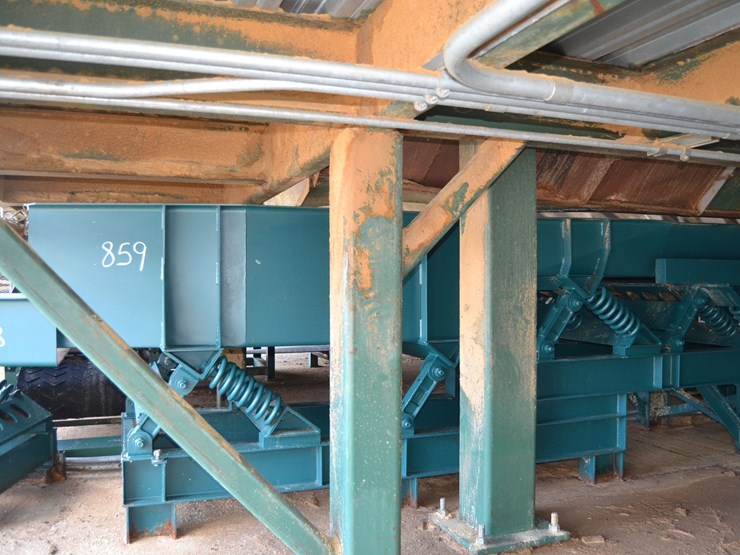 action-36"x52'-balanced-vibrating-conveyor-w/-7.5hp-drive-(located-under-trimmer)-image-2