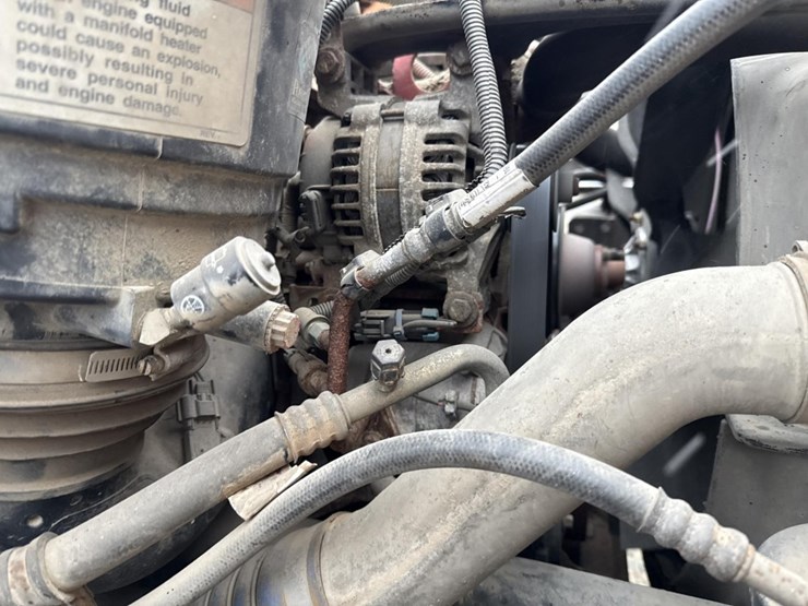 2016-massey-ferguson-8-image-20