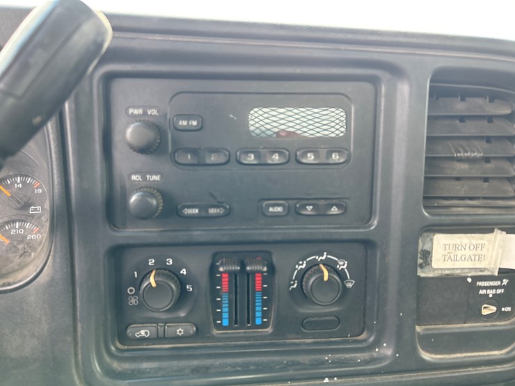 2006-chevrolet-3500-image-48