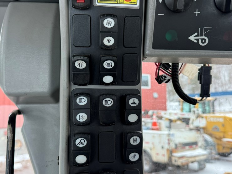 caterpillar-160m-image-106