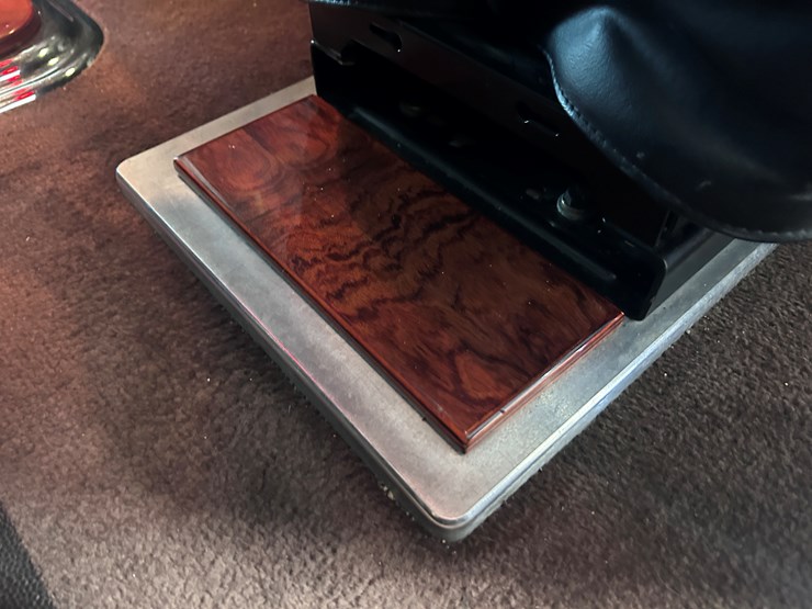 2007-peterbilt-379-image-91