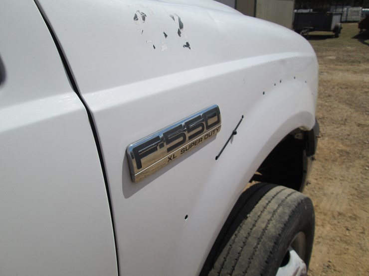 2007-ford-f550-image-31