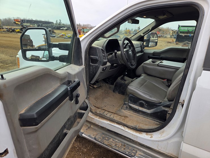 2017-ford-f350-image-42