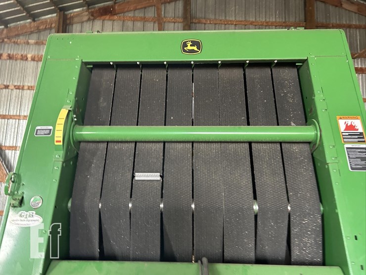 2011-john-deere-568-image-41