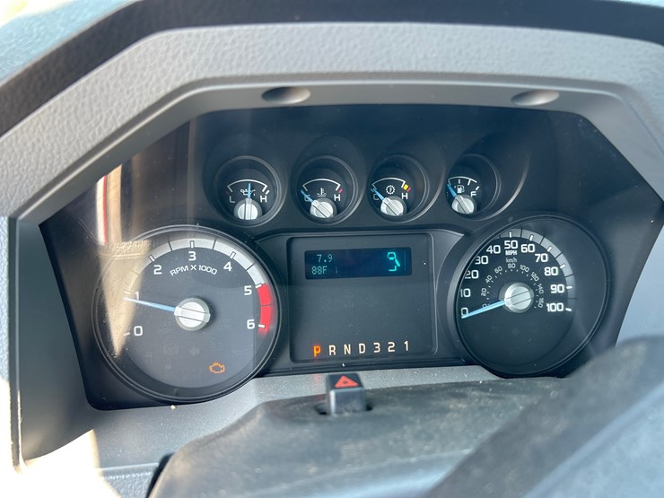 2013-ford-f550-image-14