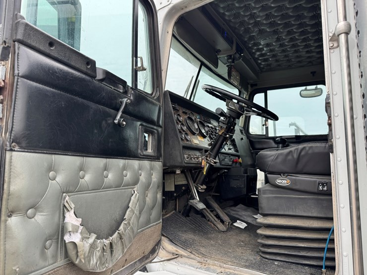 1995-kenworth-t600-image-34