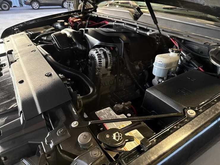 2013-chevrolet-tahoe-image-13