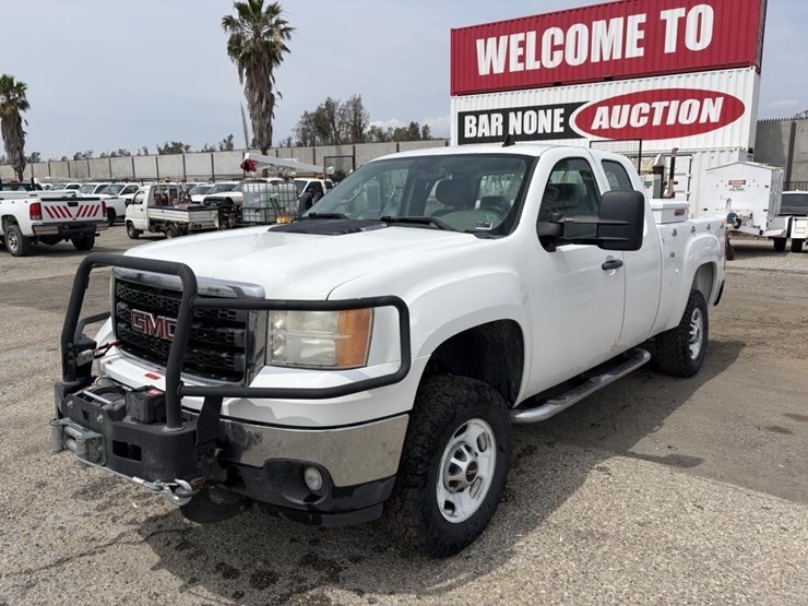 2012-gmc-sierra-2500-image-1